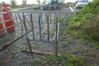 GALVANISED SHEEP/ CATTLE CRADLE - 4