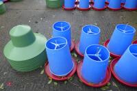 10 MINOLA FEEDERS WITH RAIN HATS - 4