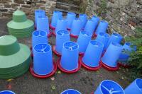 10 MINOLA FEEDERS WITH RAIN HATS - 3