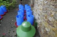 10 MINOLA FEEDERS WITH RAIN HATS - 3