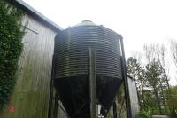 9 TON PAINTED BLACK GALVINISED FEED SILO - 2