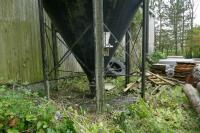 9 TON PAINTED BLACK GALVINISED FEED SILO - 9