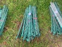 30 PLASTIC ELECTRIC FENCE STAKES - 2