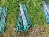 30 PLASTIC ELECTRIC FENCE STAKES - 3