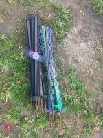 19 PLASTIC ELECTRIC FENCE STAKES - 5