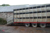 35' TRIPLE TANDEM AXLE LIVESTOCK TRAILER - 7