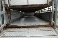 35' TRIPLE TANDEM AXLE LIVESTOCK TRAILER - 9