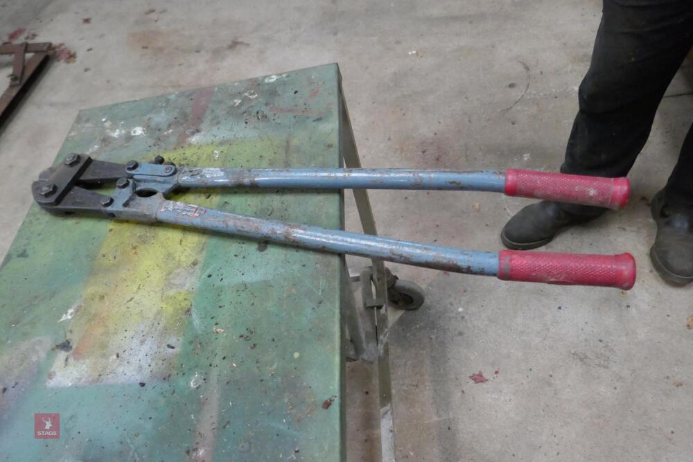 PAIR OF BOLT CUTTERS