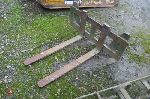 2011 EVANS + REID PALLET FORKS