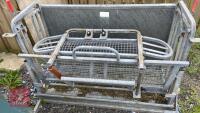 BATEMAN SHEEP TURNOVER CRATE - 4