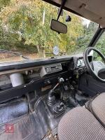 1995 LAND ROVER DEFENDER 90 - 18