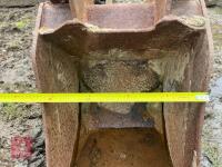 APPROX 44CM JCB DIGGER BUCKET - 3