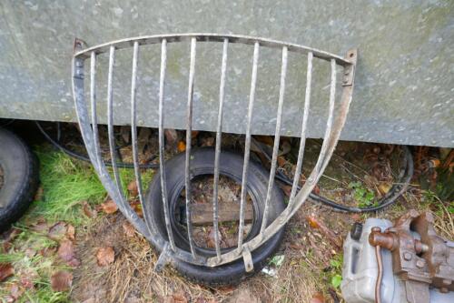 GALVANISED CORNER HAY RACK