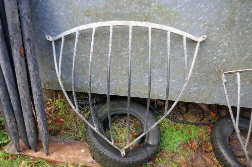 GALVANISED CORNER HAY RACK