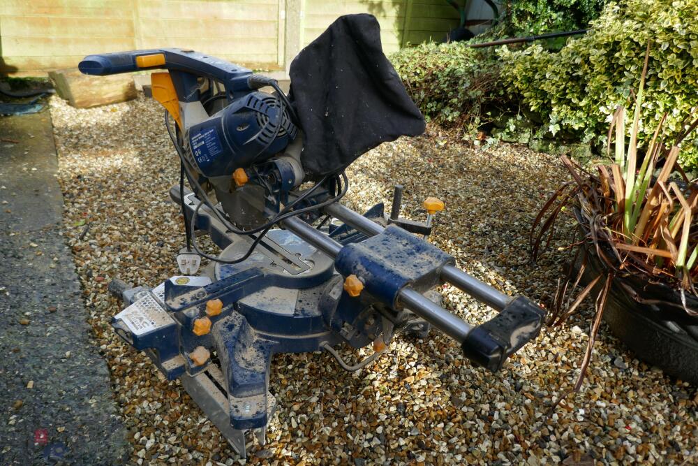 Macallister 210mm sliding on sale mitre saw