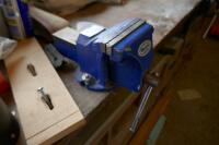 WOODEN WORKSHOP BENCH - 2