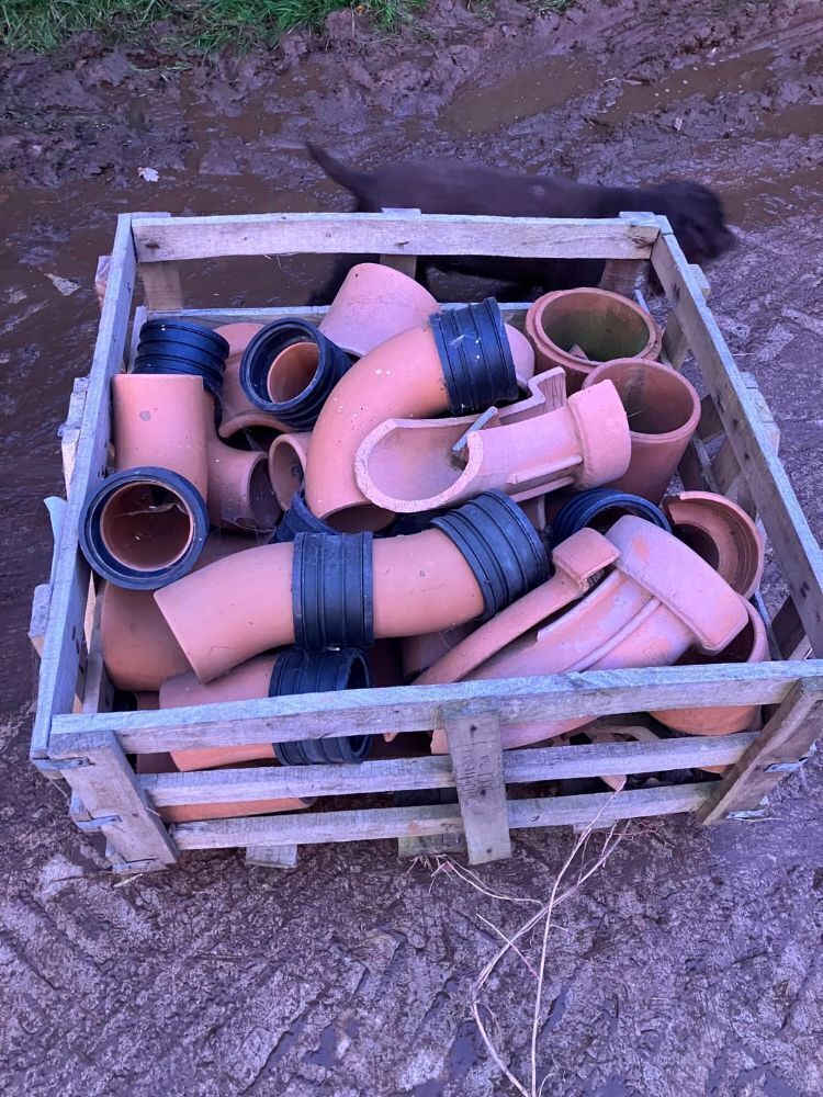 PALLET BOX OF CLAY DRAINAGE JOINTS