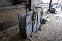 IAE CALF DE-HORNING CRATE - 8