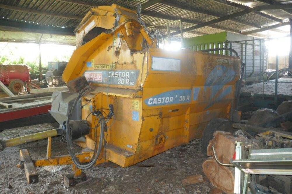 2001 LUCAS G CASTOR 30R STRAW CHOPPER