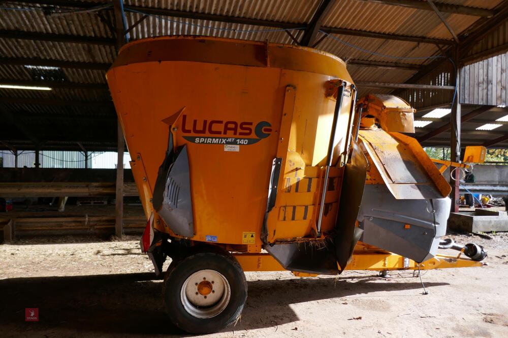 2019 LUCAS G STRAW & SILAGE MIXER WAGON