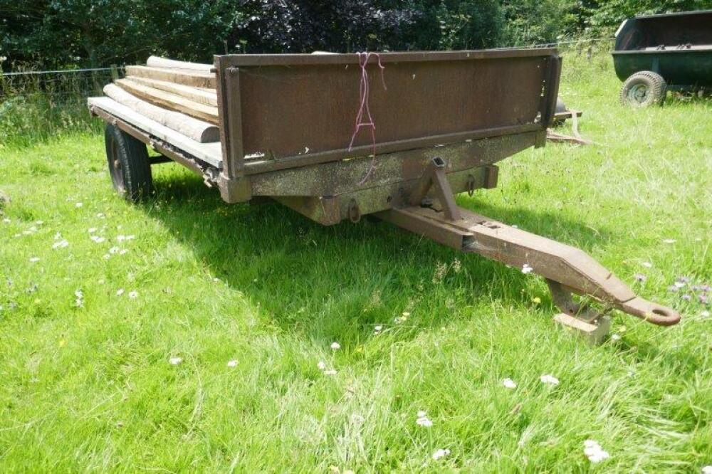 SMALL FLATBED/80 BALE TRAILER