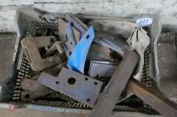 BOX OF VARIOUS METAL WORK