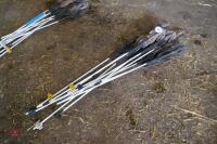 11 KIWI TEC ELECTRIC FENCING ARROW POSTS - 8