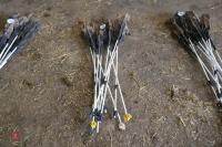 11 KIWI TEC ELECTRIC FENCING ARROW POSTS