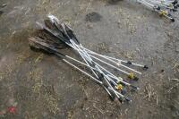 10 KIWI TEC ELECTRIC FENCING ARROW POSTS - 2