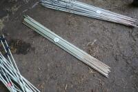 16 FIBRE GLASS ELECTRIC FENCING POSTS - 3