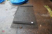 6' X 3' GALV METAL GRATING - 3