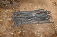 20 BLACK PLASTIC ELECTRIC FENCE STAKES - 2