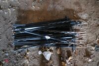 20 BLACK PLASTIC ELECTRIC FENCE STAKES - 4