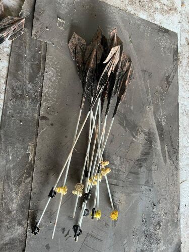 9 X KIWI-TECH ARROW ELECTRIC FENCING POSTS