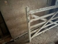 12' WOODEN FIELD GATE WITH HANGINGS - 4