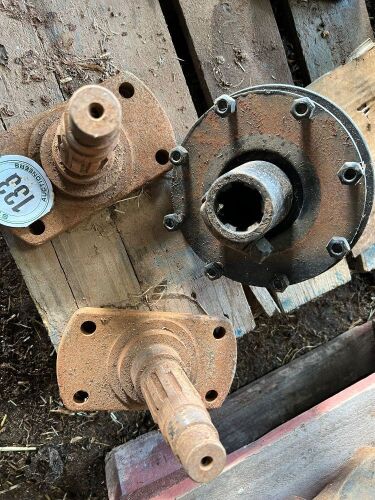 PAIR OF WHEEL STUBS & PTO SLIP CLUTCH