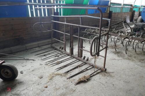 LISTER TATEPUT BALE FORKS