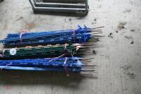 30 GREEN/BLUE ELECTRIC FENCING STAKES - 3