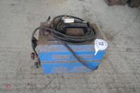 CLARKE WELD WELDER - 2