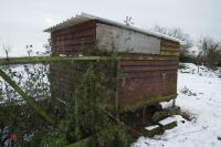 WOODEN CHICKEN HOUSE ON METAL FRAME