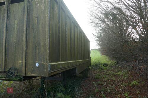 30' LIVESTOCK CONTAINER TRAILER (S/R)