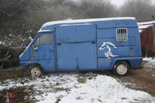 1990 RENAULT MASTER T35D HORSE LORRY