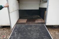 1994 RENAULT DIESEL HORSE LORRY - 32
