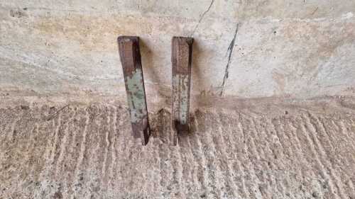 QUICKE LOADER BRACKETS