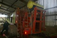 HESSTON 4900 BIG SQUARE BALER (B) - 3