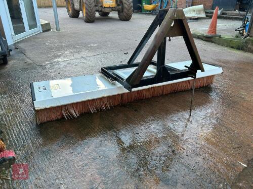 8FT MOUNTED TRACTOR YARD BRUSH