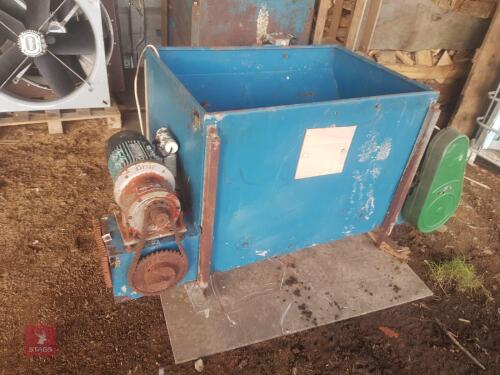 FEED HOPPER AND TWIN MOTOR GEAR BOX