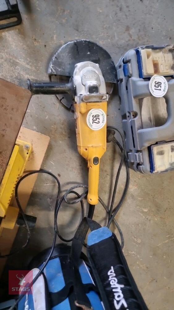 DEWAULT 9" ANGLE GRINDER