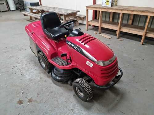 HONDA 2416 V-TWIN HYDROSTATIC LAWN MOWER