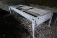 FREESTANDING GALVANISED BEEF TROUGHS